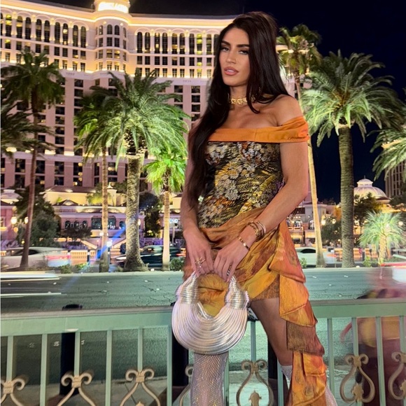 Meet your Posher, Carrie - Picture 4 of 13